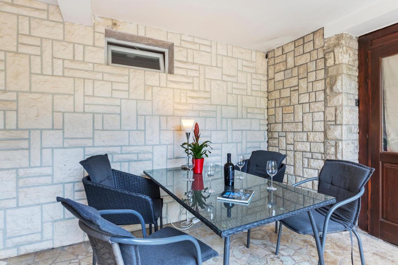 Apartments Villa Lungomare Pula Dış mekan fotoğraf